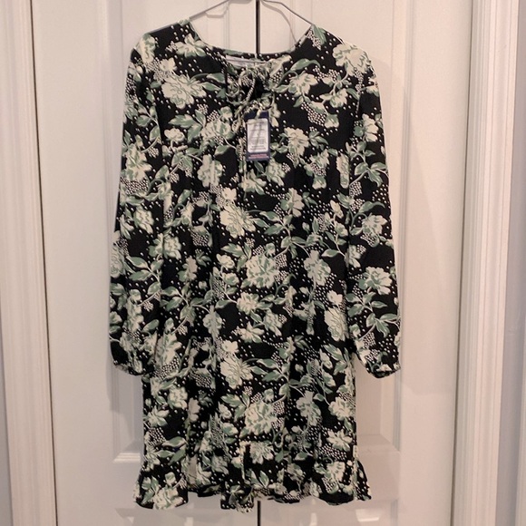 Smash+ Tess Ruffled Mini Dress - Picture 4 of 9